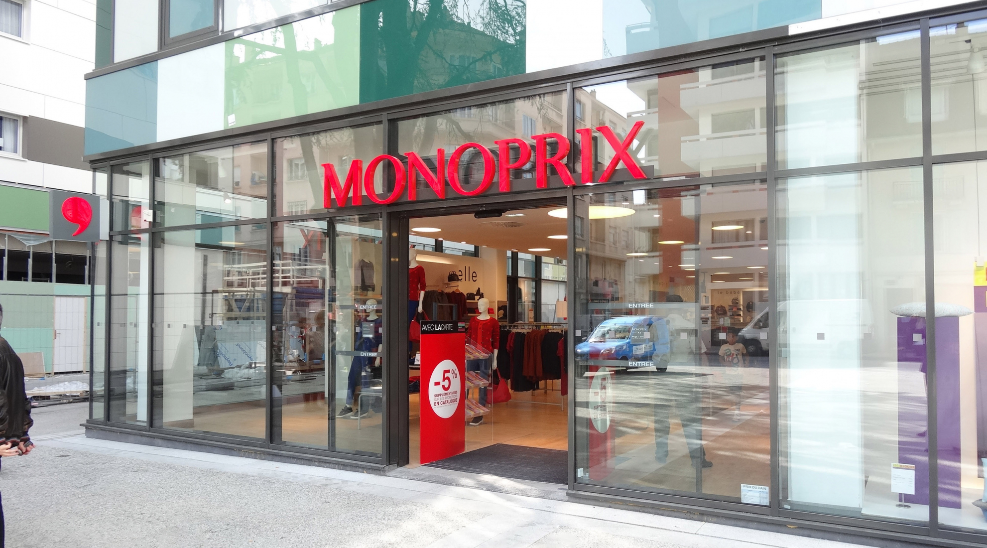 monoprix facade front logo sign brand bubble